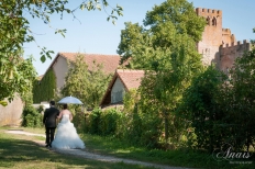 A KIWI FRENCH WEDDING - HAPPILY WED: 8381 - WeddingWise Lookbook - wedding photo inspiration