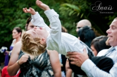 Wedding in the Green - Family & Friends: 7875 - WeddingWise Lookbook - wedding photo inspiration