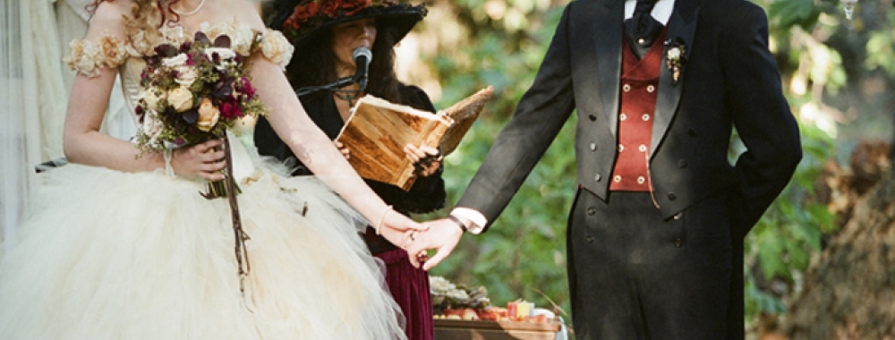Costume Weddings – How To Get Your Guests to Enjoy the Fun - WeddingWise Articles
